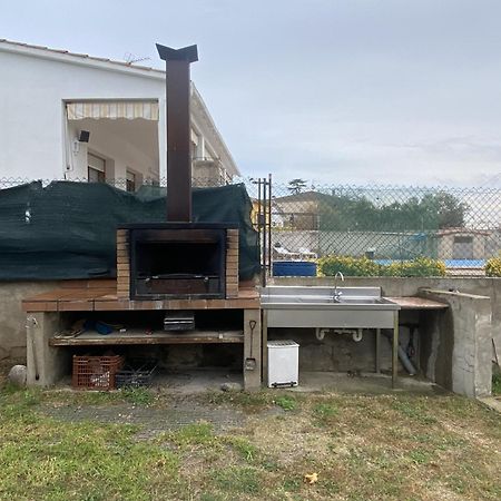 Casa Les Roques Villa Bascara Bagian luar foto