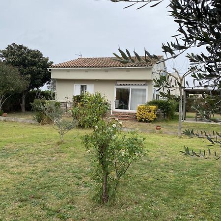 Casa Les Roques Villa Bascara Bagian luar foto