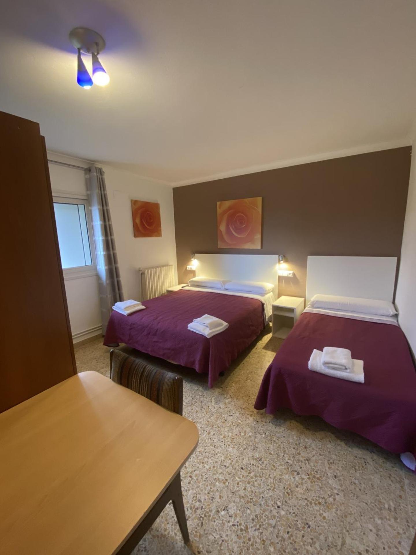Casa Les Roques Villa Bascara Bagian luar foto