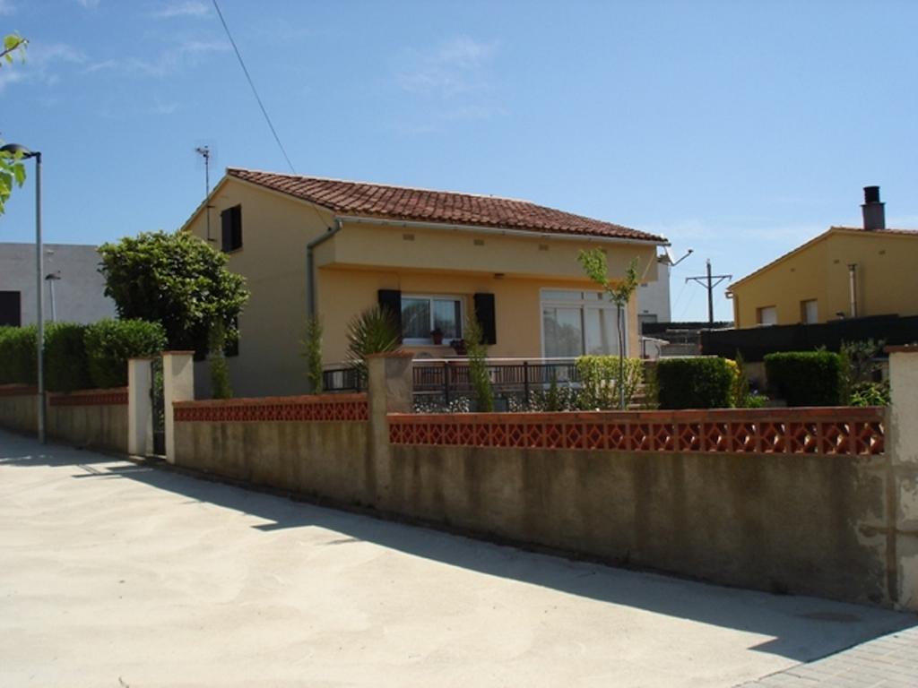 Casa Les Roques Villa Bascara Bagian luar foto